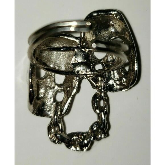 VINTAGE Adjustable Metal Double Skull Head w/ Chain Ring Biker Charm Vending NOS - Picture 2 of 2